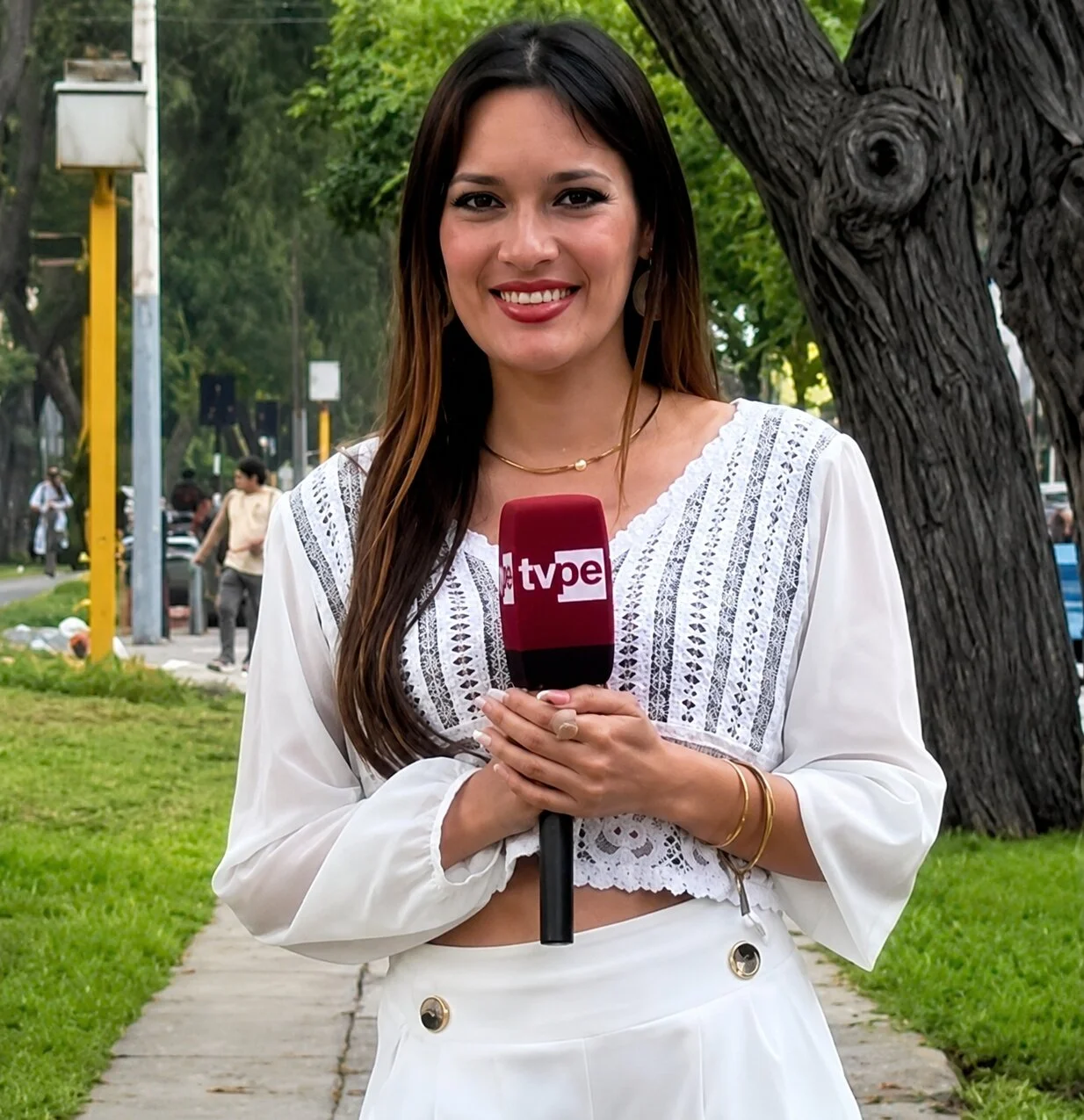 Cynthia Cerna Fukuzaki, producción y voz